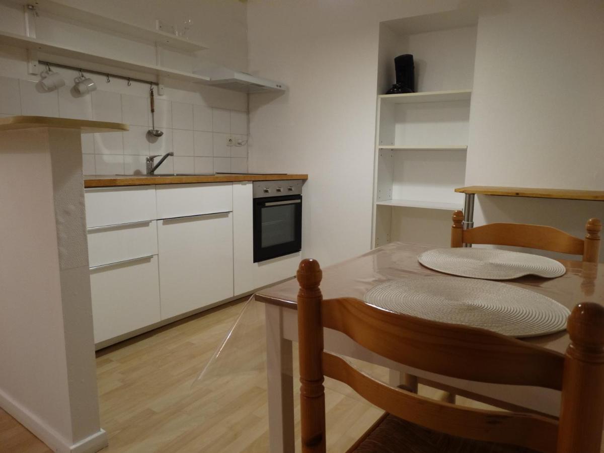 Апартаменты Appart Cosy Plein Centre Сен-Поль-де-Леон Экстерьер фото
